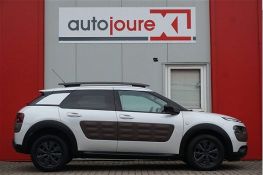 Citroën C4 Cactus - 1.6 BlueHDi Shine / panoramadak / camera / metallic lak - 1