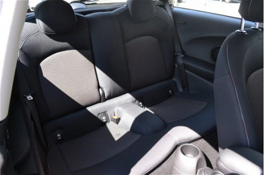 Mini Mini One - Hatchback Business / Navigatie/ Sportstuur/ Lichtmetalen velgen - 1