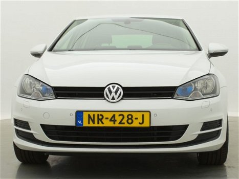 Volkswagen Golf - 1.2 TSI Business Edition Highline // Navi / Sportstoelen / Stoelverwarming / Bluet - 1