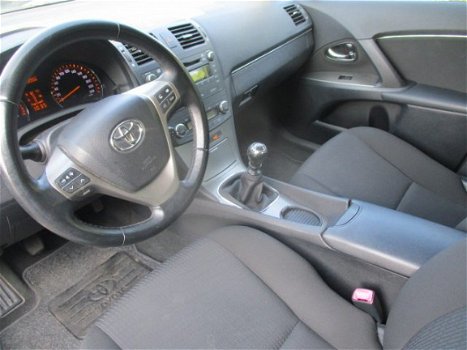 Toyota Avensis - 1.8 VVTi Dynamic 2e eigenaar. APK 08-01-2021 - 1