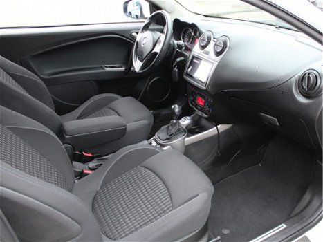 Alfa Romeo MiTo - 1.4 T Distinctive AUTOMAAT SPORTSTOELEN / CAMERA / NAVIGATIE - 1