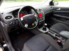 Ford Focus - 1.8-16V Ambiente Flexifuel Airco / Stoelverwarming / 5-deurs