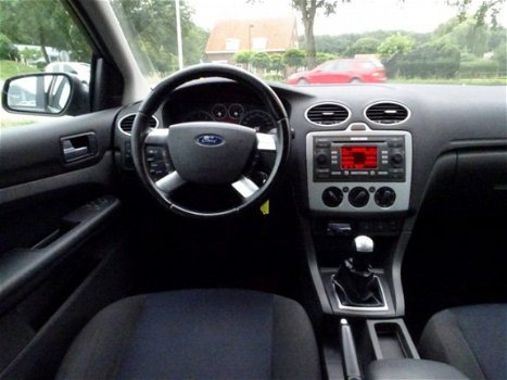 Ford Focus - 1.8-16V Ambiente Flexifuel Airco / Stoelverwarming / 5-deurs - 1