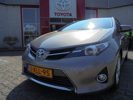 Toyota Auris - 1.8 Hybrid Lease Panoramadak, climate control en trekhaak - 1