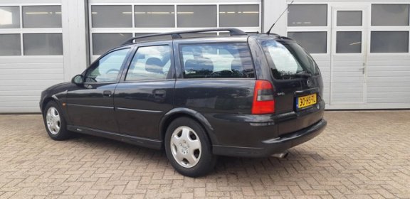 Opel Vectra - 1.6 I 16V ST NIEUWE APK BIJ AFL - 1