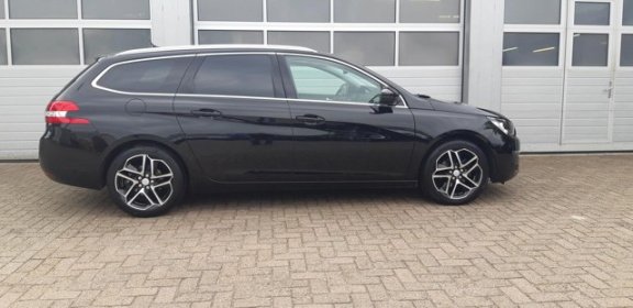 Peugeot 308 - 1.6 E-HDI 120PK PANORAMADAK NAVI HALF LEDEREN BEKLEDING - 1