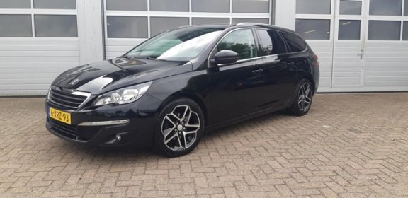 Peugeot 308 - 1.6 E-HDI 120PK PANORAMADAK NAVI HALF LEDEREN BEKLEDING - 1