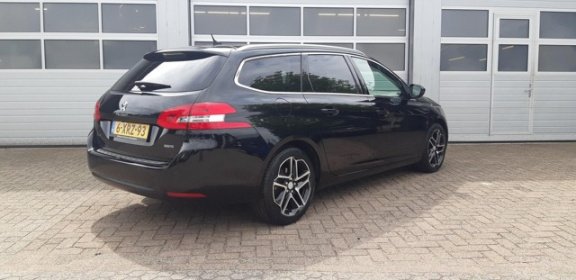 Peugeot 308 - 1.6 E-HDI 120PK PANORAMADAK NAVI HALF LEDEREN BEKLEDING - 1