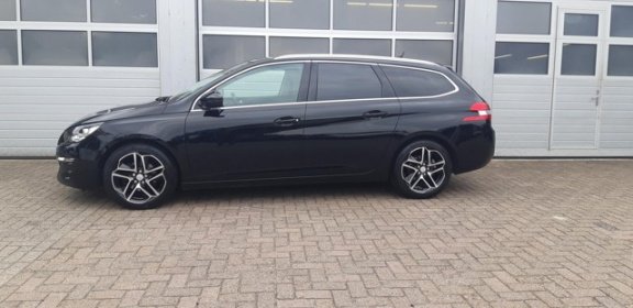 Peugeot 308 - 1.6 E-HDI 120PK PANORAMADAK NAVI HALF LEDEREN BEKLEDING - 1