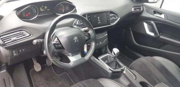 Peugeot 308 - 1.6 E-HDI 120PK PANORAMADAK NAVI HALF LEDEREN BEKLEDING - 1