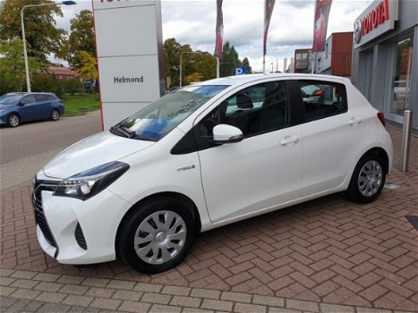 Toyota Yaris - 1.5 Full Hybrid Aspiration CVT 5D 100pk - 1