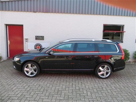 Volvo V70 - 2.4D 163PK AUT Summum/ Full option/ Topstaat - 1