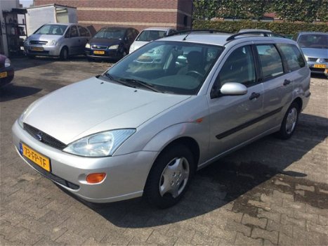 Ford Focus Wagon - 1.6-16V Trend - 1