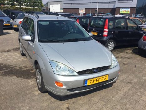 Ford Focus Wagon - 1.6-16V Trend - 1