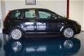 Ford C-Max - 2.0-16V Ghia Automaat/Airco/Cruise/Nieuw Apk - 1 - Thumbnail