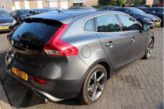 Volvo V40 - 1.6 D2 R-DESIGN PANORAMADAK EXPORTPRIJS EX BTW - 1