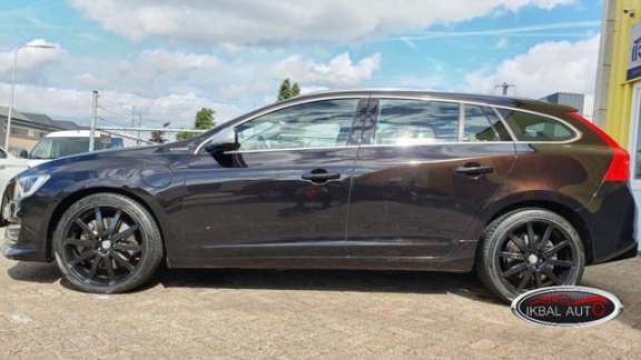 Volvo V60 - 2.4 D6 AWD Plugin-Hybrid Summum - 1