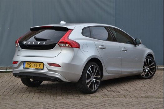 Volvo V40 - 2.0 D2 120PK Kinetic Business / 18