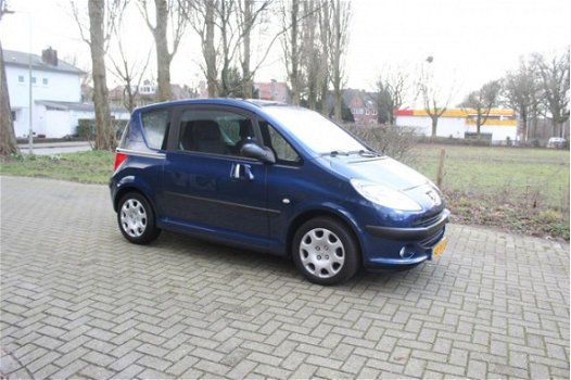 Peugeot 1007 - 1.4i Gentry (Airco) 123.000 Km - 1