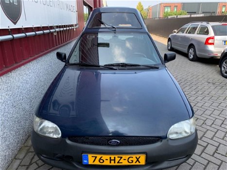 Ford Escort - 1.8 Business Edition // Rolstoelen vervoer + 4 Persoons // Lier en zakkende bodem - 1