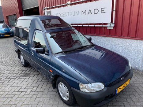 Ford Escort - 1.8 Business Edition // Rolstoelen vervoer + 4 Persoons // Lier en zakkende bodem - 1