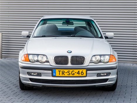 BMW 3-serie - 320i Executive | Nieuwe APK - 1