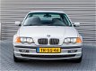 BMW 3-serie - 320i Executive | Nieuwe APK - 1 - Thumbnail