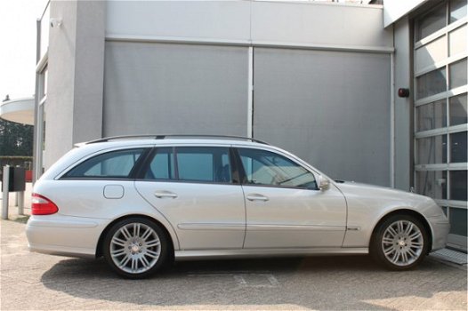 Mercedes-Benz E-klasse Combi - 240 Avantgarde/Automaat/Trekhaak/Navi/Xenon/Cruise/Clima/18inch/Bijte - 1