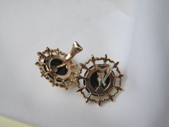 Oorbellen Ora goudkleurig met een wit groen glitter transparante cabochon 2.9 cm - Afbeelding 4