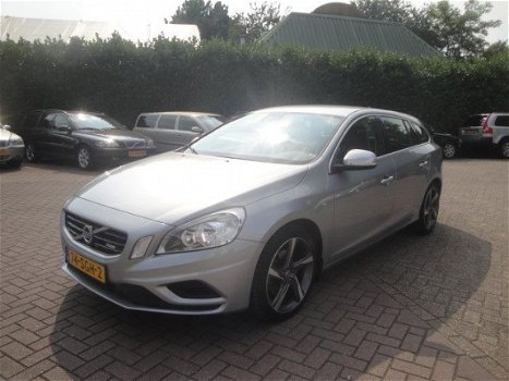 Volvo V60 - 1.6 T3 150pk R-Design Navi / 18