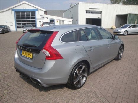 Volvo V60 - 1.6 T3 150pk R-Design Navi / 18