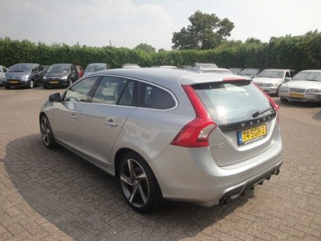 Volvo V60 - 1.6 T3 150pk R-Design Navi / 18