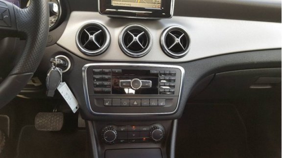 Mercedes-Benz CLA-Klasse - 200 Edition 1 Mooie CLA 200 benzine automaat - 1