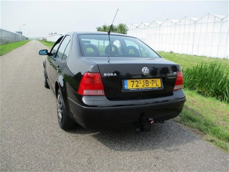 Volkswagen Bora - 1.6-16V Met Airco - 1