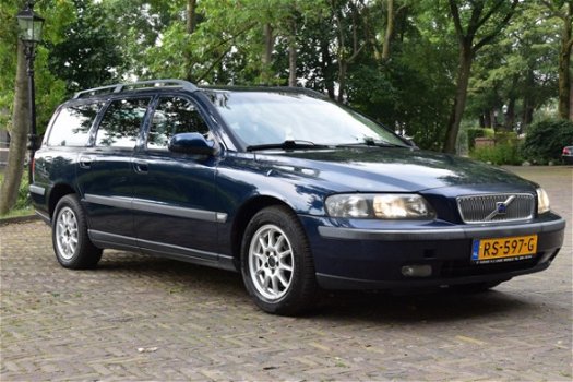 Volvo V70 - 2.4 Comfort Line - 1