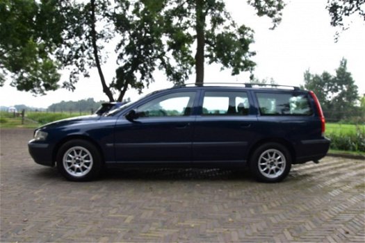 Volvo V70 - 2.4 Comfort Line - 1