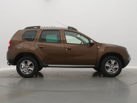 Dacia Duster - TCe 125 4x2 Prestige // Navi / Parkeersensoren / Airco / Trekhaak - 1