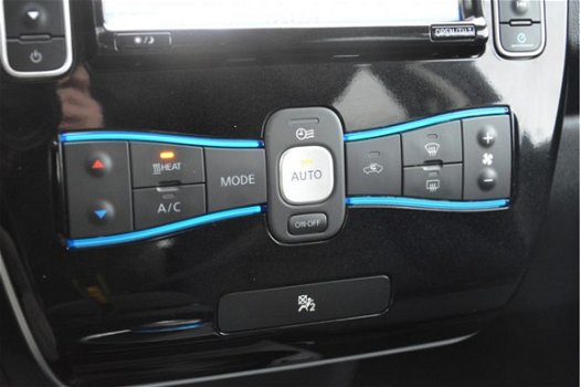Nissan LEAF - Acenta 24 kWh incl. ACCU Navigatie, Climate Control, Lm velgen, Achteruitrijcamera - 1