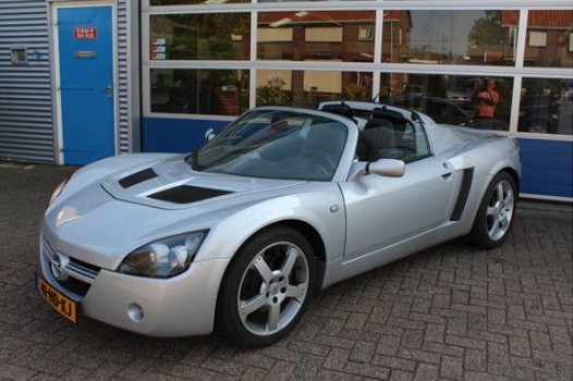 Opel Speedster - 2.2-16V perfect onderhouden. Prijs op aanvraag - 1