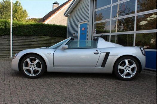 Opel Speedster - 2.2-16V perfect onderhouden. Prijs op aanvraag - 1