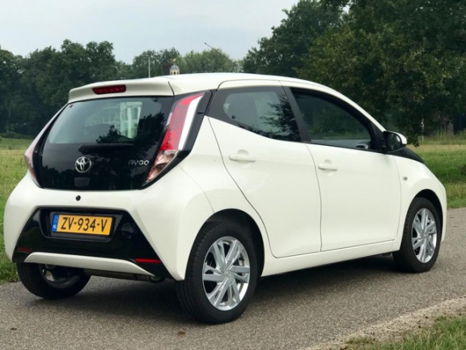 Toyota Aygo - 1.0 VVT-i x-play 5 drs automaat, Airco, Navigatie - 1