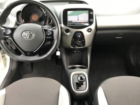 Toyota Aygo - 1.0 VVT-i x-play 5 drs automaat, Airco, Navigatie - 1