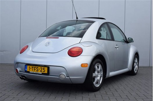 Volkswagen New Beetle - 2.3 V5 Highline Leer/stoelverwarming Airco Schuifdak - 1