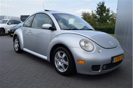 Volkswagen New Beetle - 2.3 V5 Highline Leer/stoelverwarming Airco Schuifdak - 1