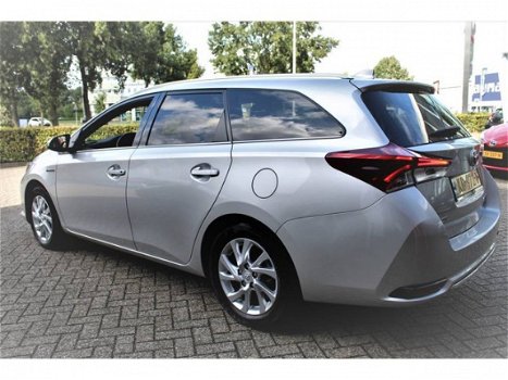 Toyota Auris Touring Sports - 1.8 Hybrid Trend Pano - 1