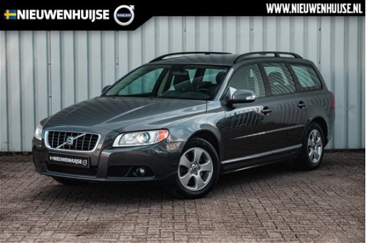 Volvo V70 - 2.5T 200pk Winter-line Stoelverwarming/Trekhaak/Cruise Control - 1