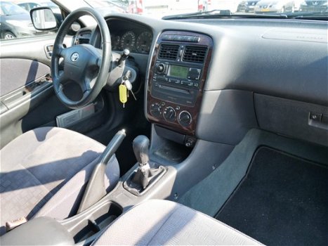 Toyota Avensis - 2.0-16V Linea Sol Airco, Elekt Pakket, Met Nieuwe Apk - 1