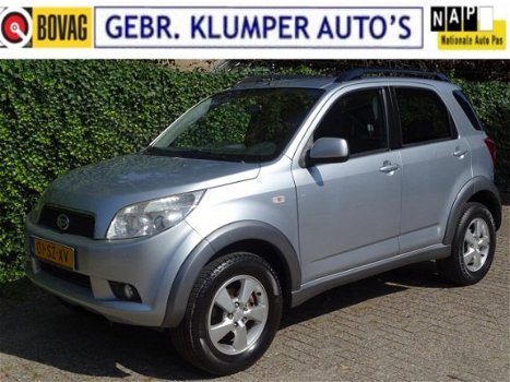 Daihatsu Terios - 1.5-16v Exclusive Airco, El. Pakket, 4x4, 1e eigenaar, Dealer onderhouden - 1