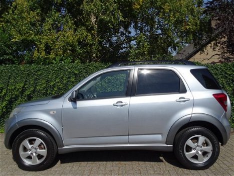 Daihatsu Terios - 1.5-16v Exclusive Airco, El. Pakket, 4x4, 1e eigenaar, Dealer onderhouden - 1