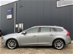 Volvo V60 - D2 R-Design / Trekhaak / Navigatie / 18